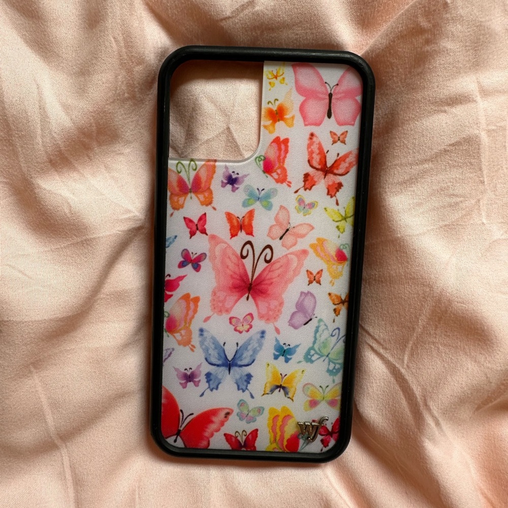 Wildflower Flutter Case IPhone 12/12 pro 🦋🦋